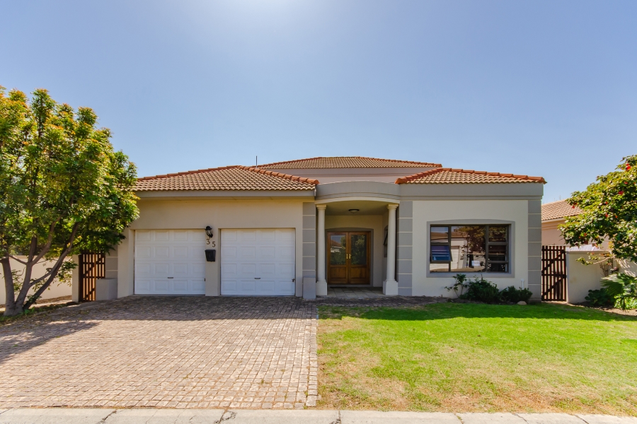 4 Bedroom Property for Sale in Heritage Park Western Cape